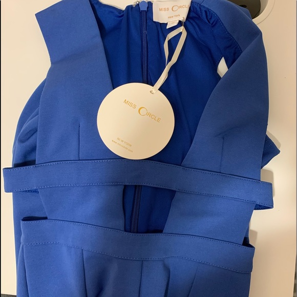 Bossy Deep V Cut Out Stretch Crepe Jumpsuit - Picture 2 of 4